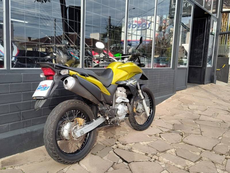 HONDA - XRE 300 - 2011/2012 - Verde - R$ 16.900,00