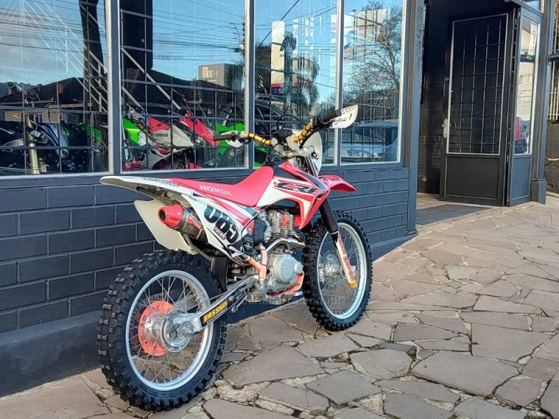 HONDA - CRF 230F - 2016/2017 - Vermelha - Sob Consulta