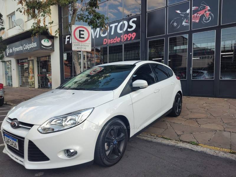 FORD - FOCUS - 2014/2015 - Branca - Sob Consulta