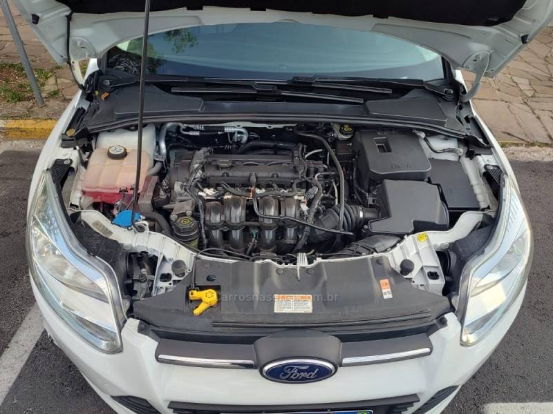 FORD - FOCUS - 2014/2015 - Branca - Sob Consulta