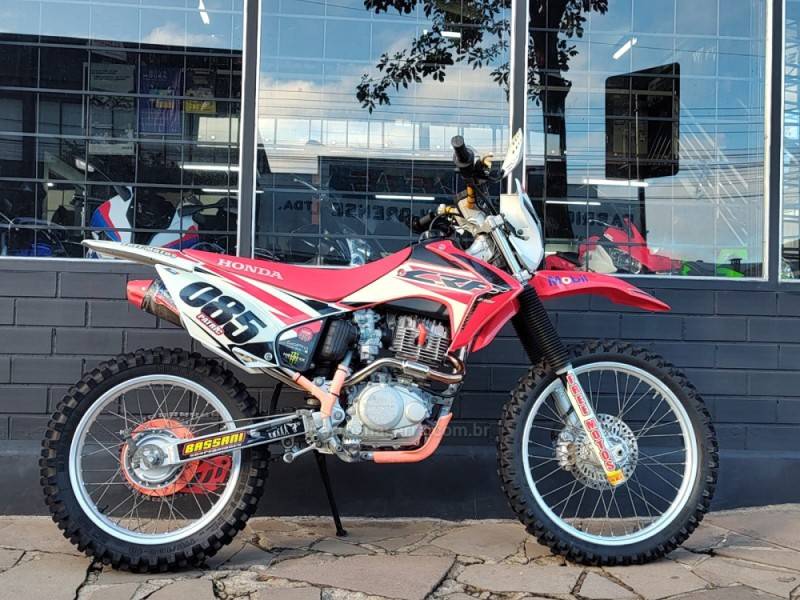 HONDA - CRF 230F - 2016/2017 - Vermelha - Sob Consulta